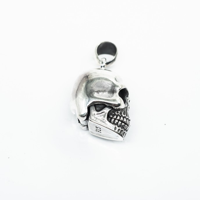 Pandantiv cap de mort caseta Argint