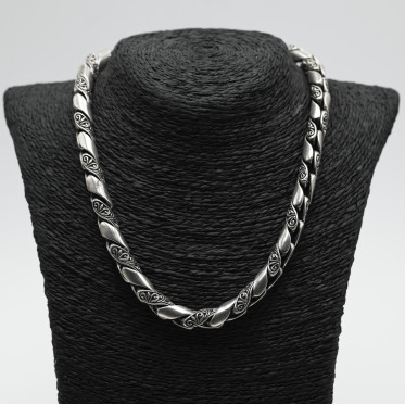 Colier tubular model crengute Argint