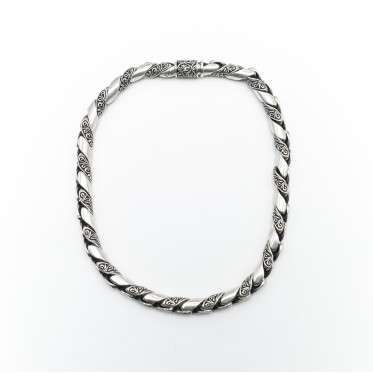 Colier tubular model crengute Argint