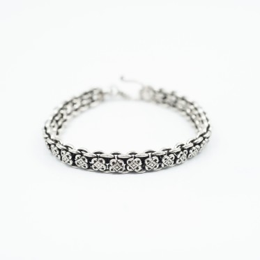 Bratara flexibila model floral patrat Argint