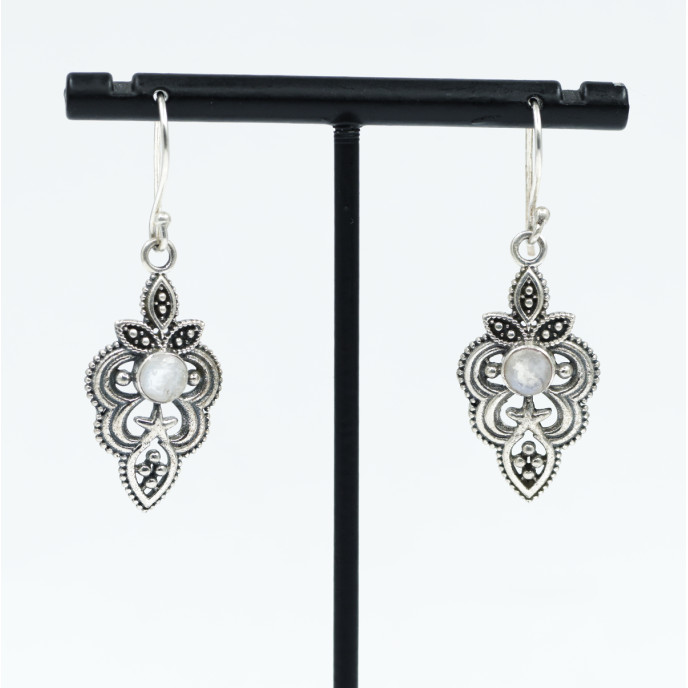 Cercei lungi petale piatra naturala Argint