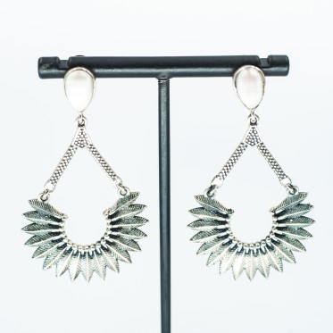 Cercei semicerc petale pietre naturale Argint