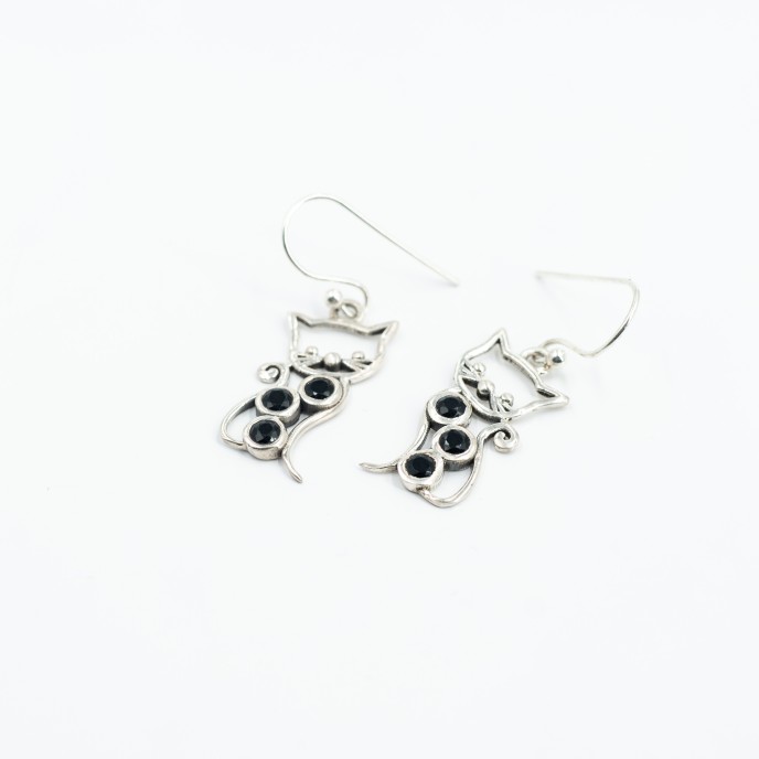 Cercei lungi pisicuta pietre naturale Argint