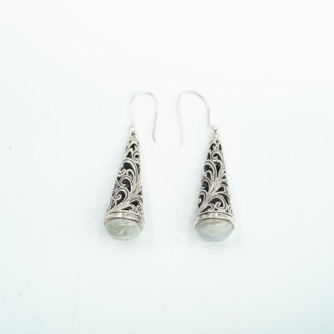 Cercei lungi conici pietre naturale Argint