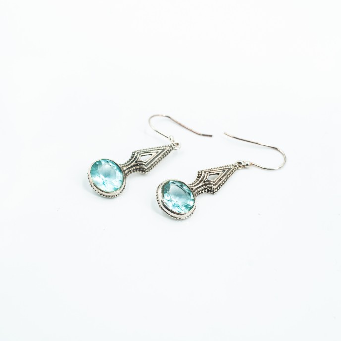 Cercei lungi con pietre naturale Argint