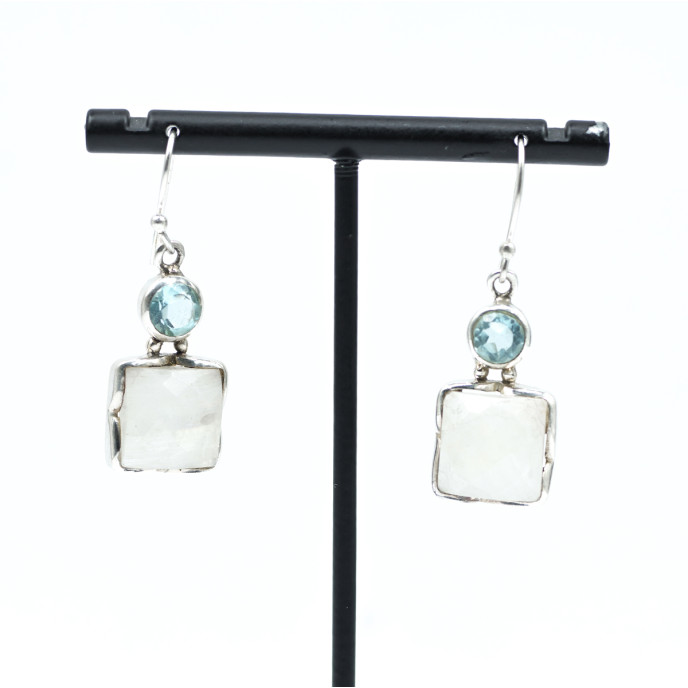 Cercei patrati piatra lunii topaz.bleu Argint