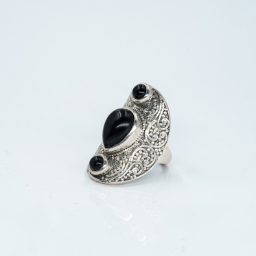 Inel lung broderie trio pietre onix Argint