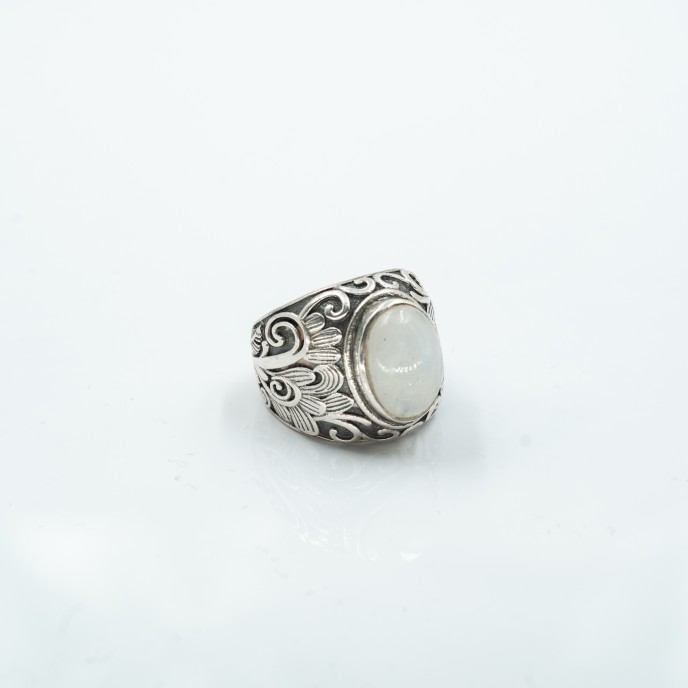 Inel oval broderie florala piatra lunii Argint