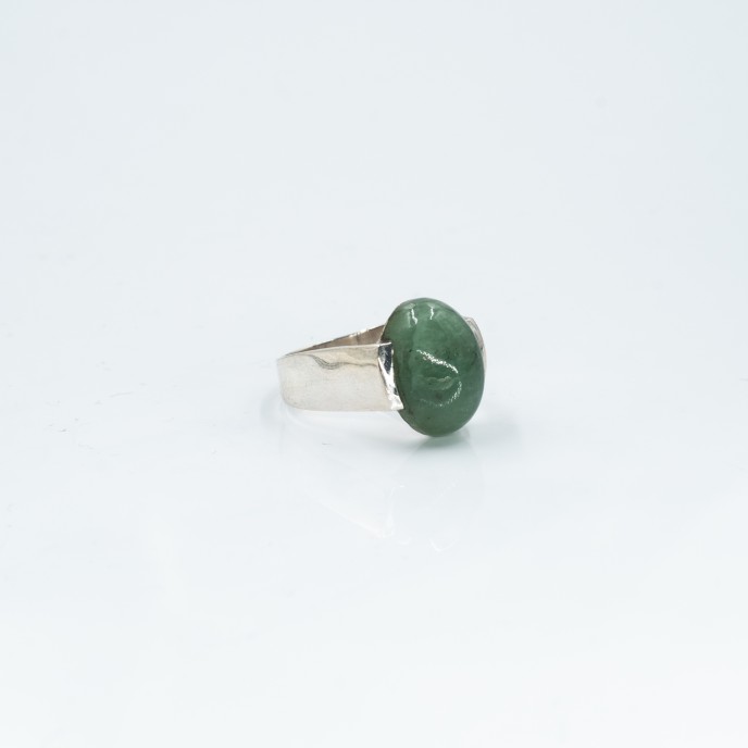 Inel oval simplu s prehnit Argint