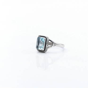 Inel piatra dreptunghiulara topaz bleu Argint