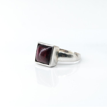 Inel patrat granat Argint