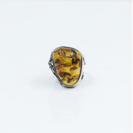 Inel triunghiular chihlimbar 2.8cm Argint