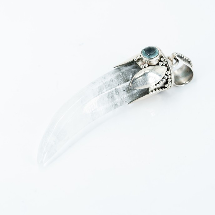 Pandantiv gheara piatra cuarz.de.stanca blue.topaz Argint