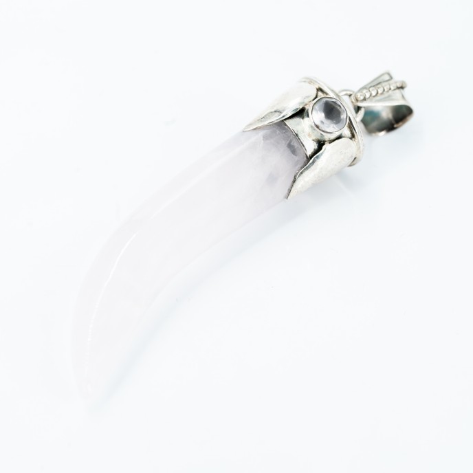 Pandantiv gheara piatra lunii cuarz Argint