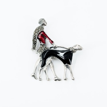 Brosa ogar cu stapan Argint