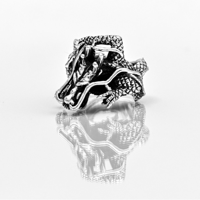 Inel masiv dragon incolacit Argint
