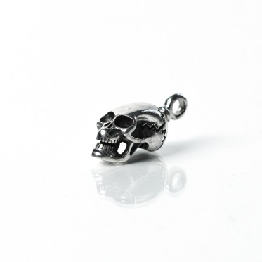 Pandantiv cap de mort lunguiet Argint