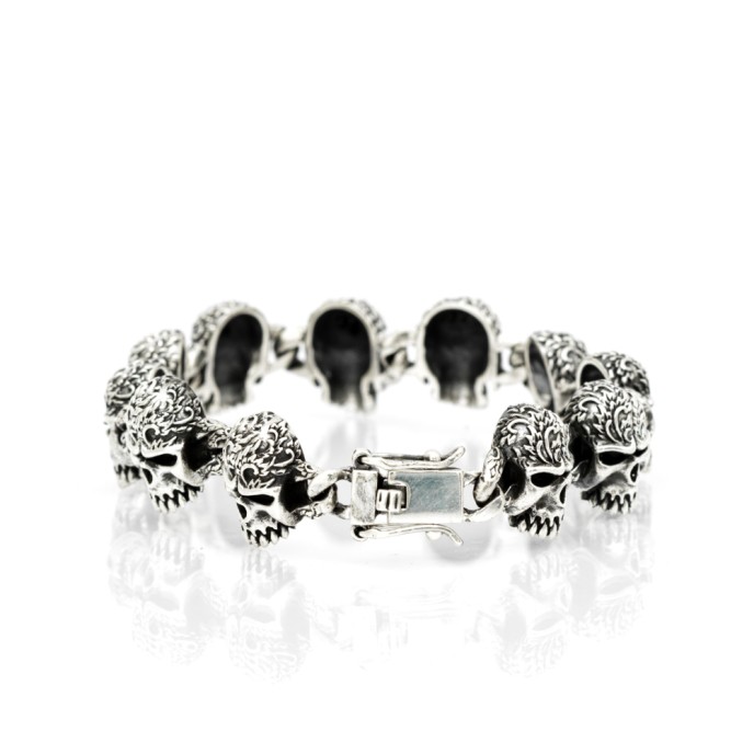 Bratara capete de mort broderie Argint