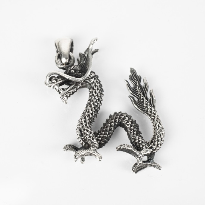 Pandantiv dragon vesel in mers Argint