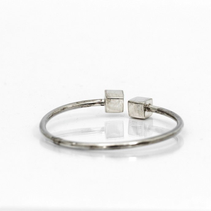 Bratara fixa doua cuburi Argint