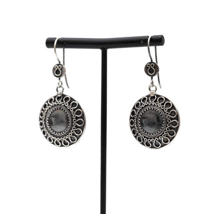 Cercei rotunzi banut floare India Argint