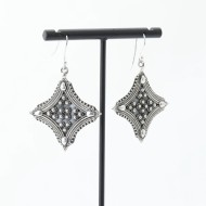 Cercei patrati ascutiti flori Argint