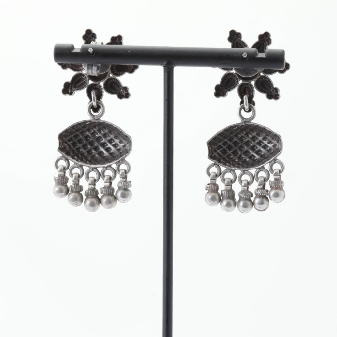 Cercei etnici floare con ciucuri Argint