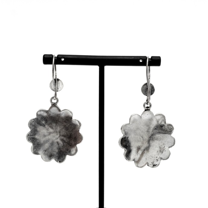 Cercei rotunzi floare petale buline Argint