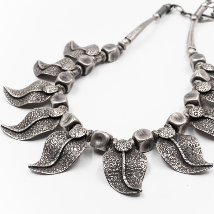 Colier etnic petale Argint
