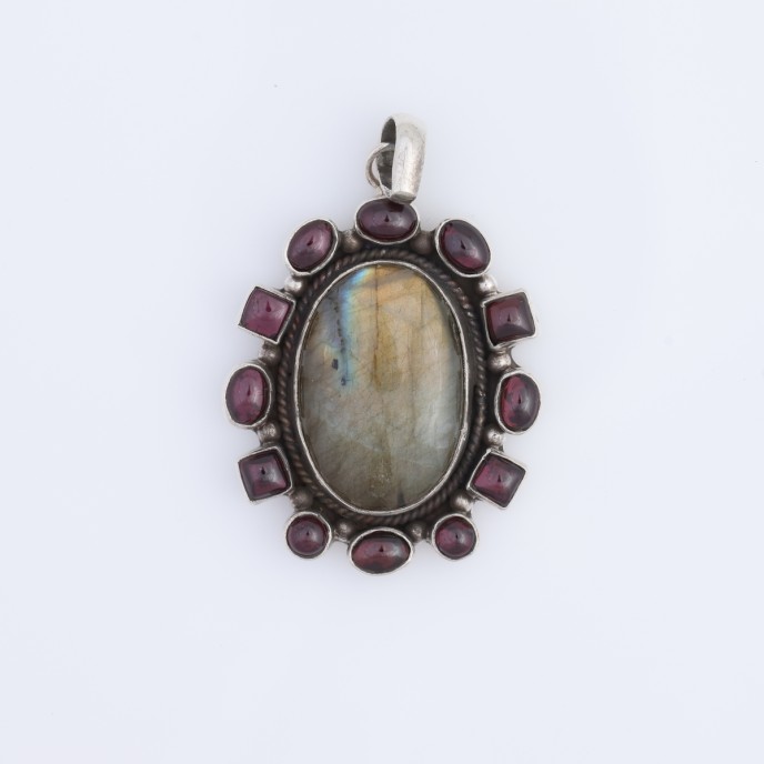 Pandantiv oval labradorite granat nr.5 Argint