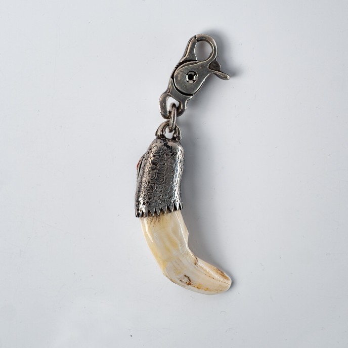 Breloc craniu gheara Argint