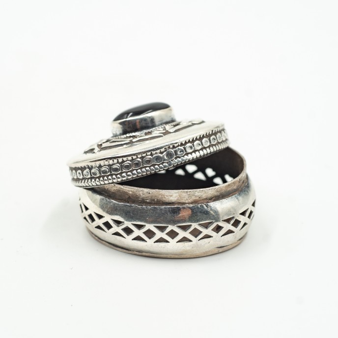 Caseta ovala onix India nr.4 Argint