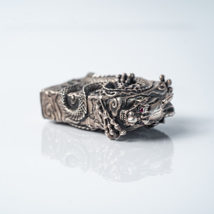 Bricheta Zippo dragon incolacit Argint