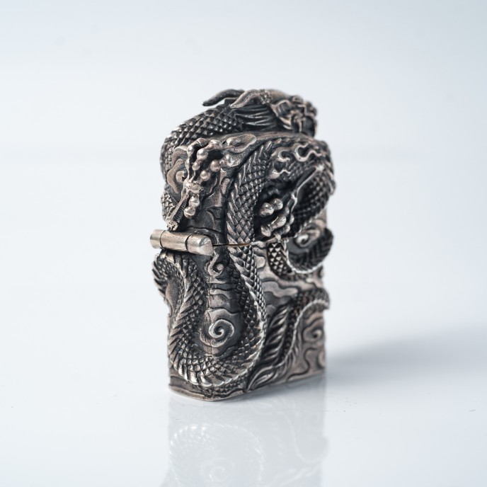 Bricheta Zippo dragon incolacit Argint