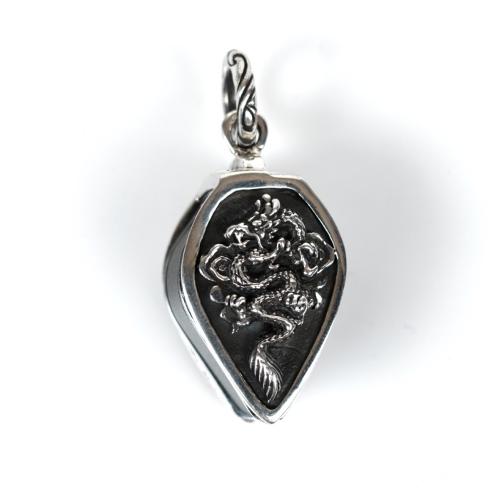 Pandantiv lupa dragon Argint