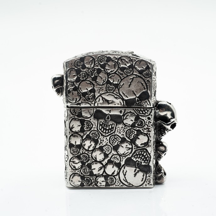 Bricheta Zippo cranii Argint