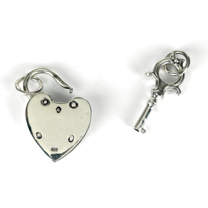 Pandant gotic lacat inima cheita Argint