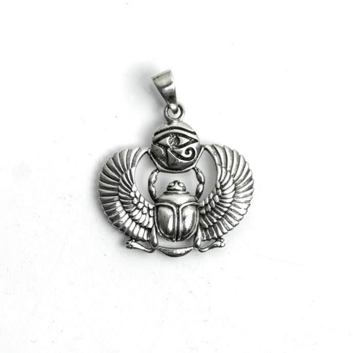 Pandantiv scarabeu inaripat ochi Argint