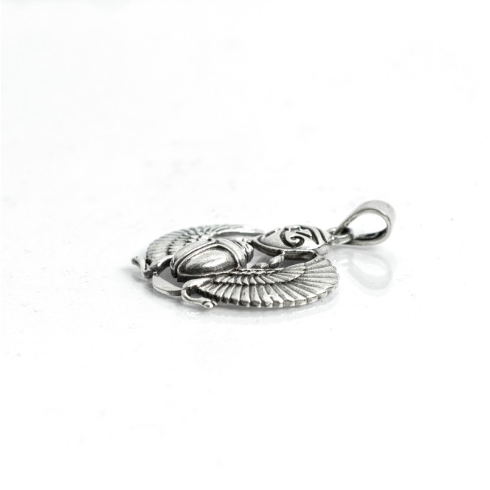 Pandantiv scarabeu inaripat ochi Argint