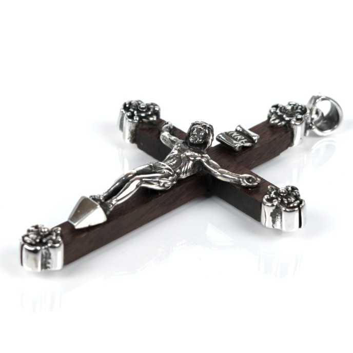 Pandantiv cruce lemn Isus flori Argint