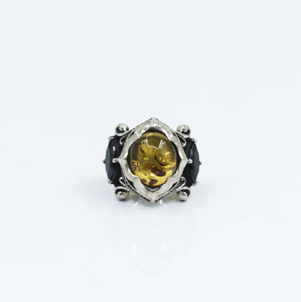 Inel gotic chihlimbar onix Argint