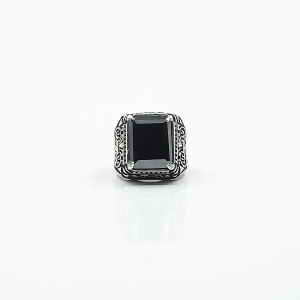 Inel dreptunghiular model gotic cz.negru Argint