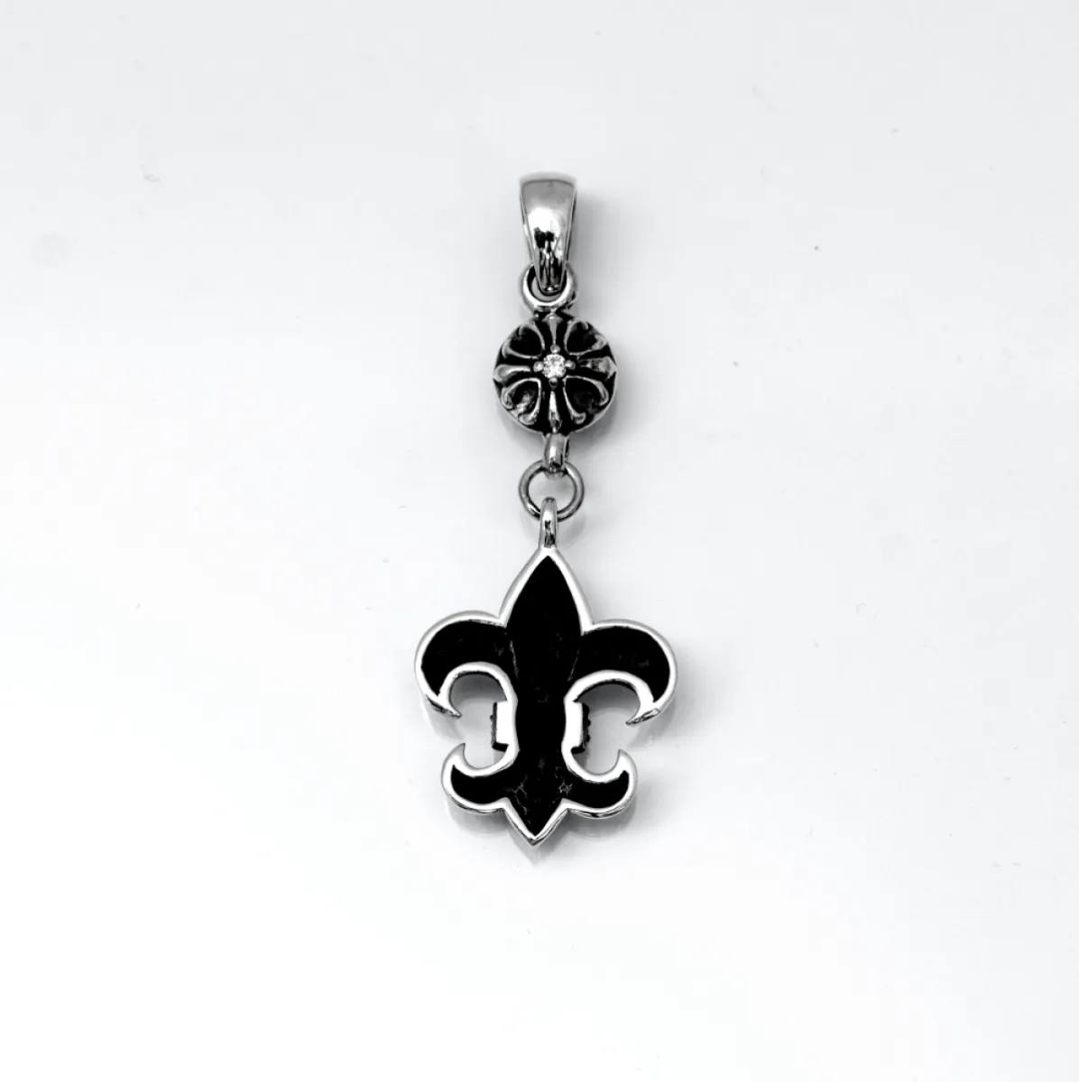 Pandantiv Fleur de Lys broderie Argint