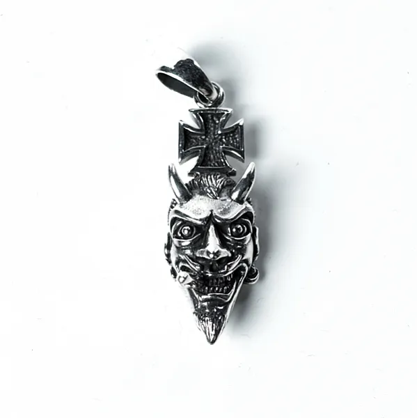 Pandantiv craniu Lucifer cruce Argint