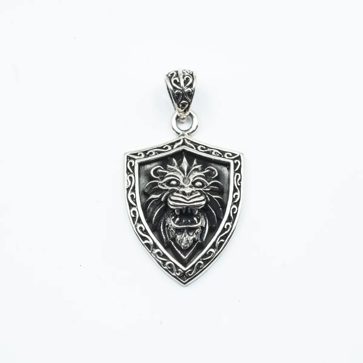 Pandantiv blazon cap de leu Argint
