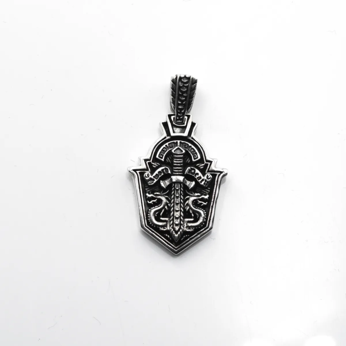 Pandantiv gotic blazon cu sabie Argint