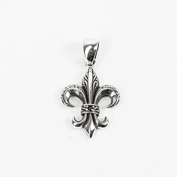 Pandantiv fleur de lys broderie s Argint