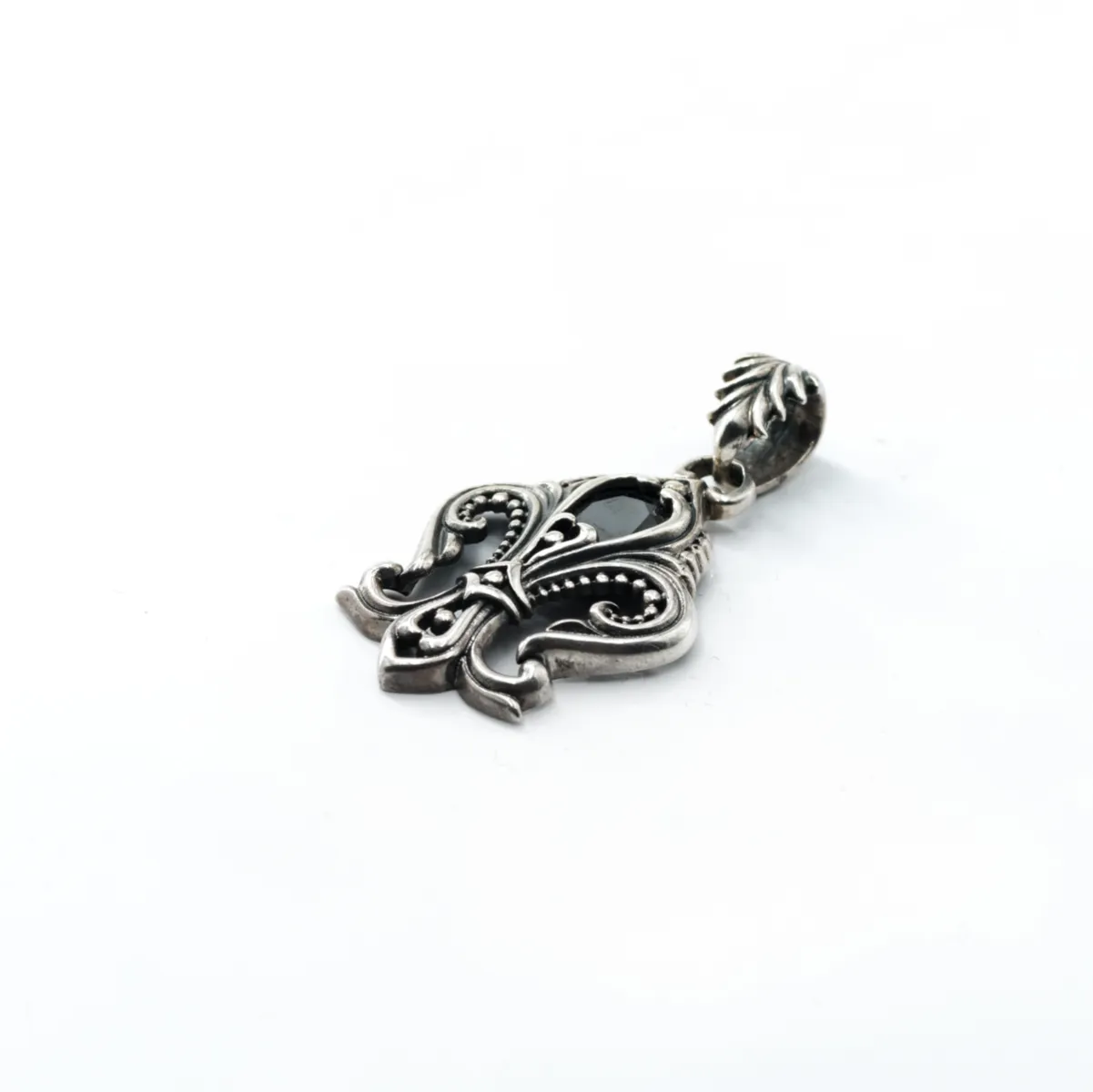 Pandantiv gotic Fleur de Lys c.z.negru Argint