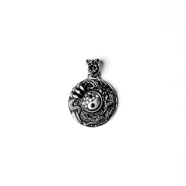 Pandantiv dragon yin yang Argint