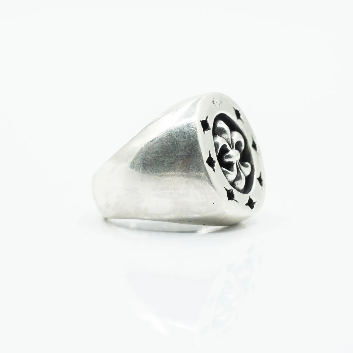 Inel fleur de lys tip sigiliu Argint